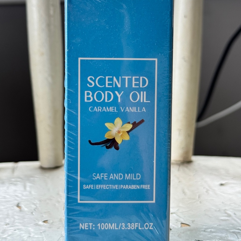 Scented Body Oil - Caramel Vanilla - Blue Packaging
